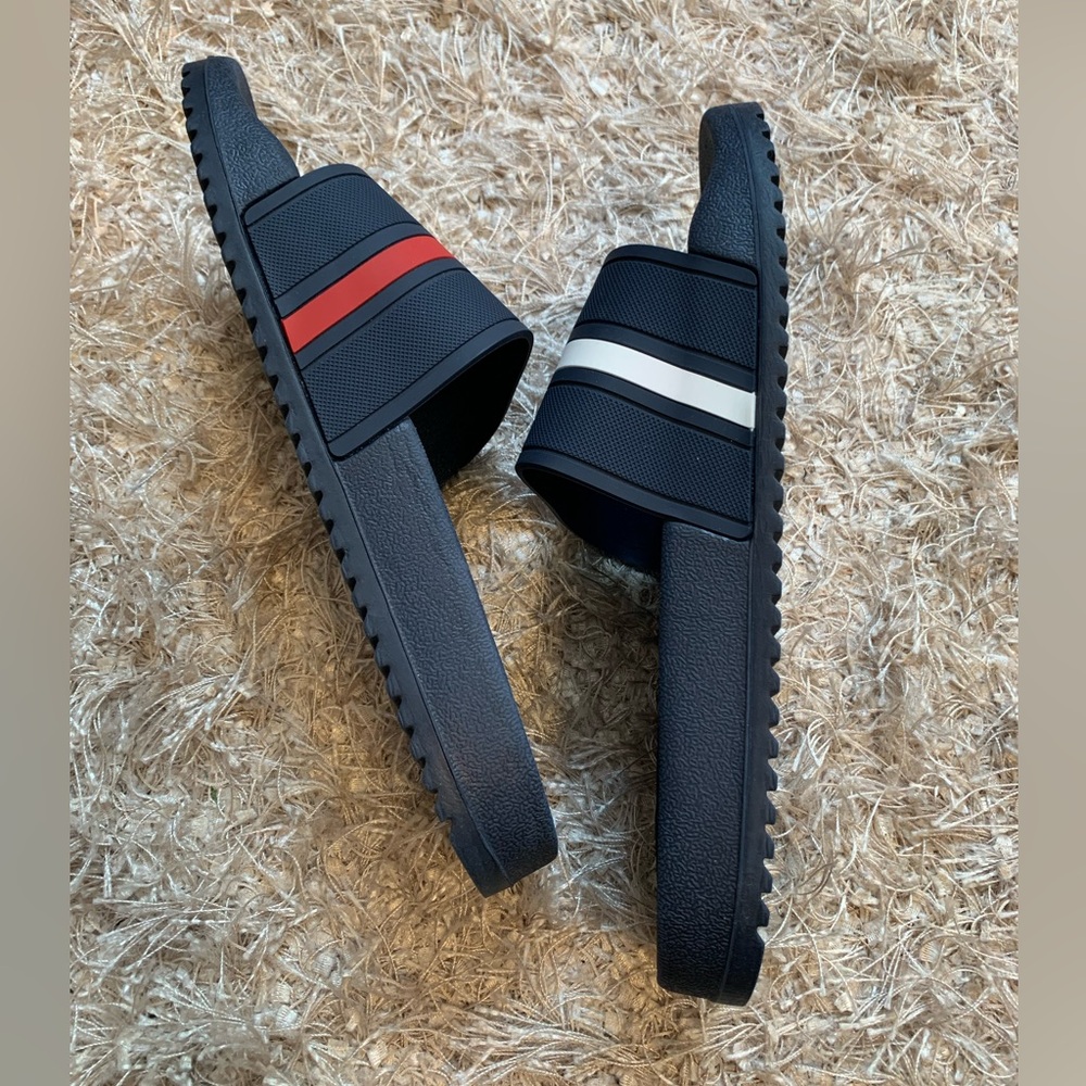 Tommy Hilfiger Blue and Red Sandals Slides Brand New - Picture 3 of 4